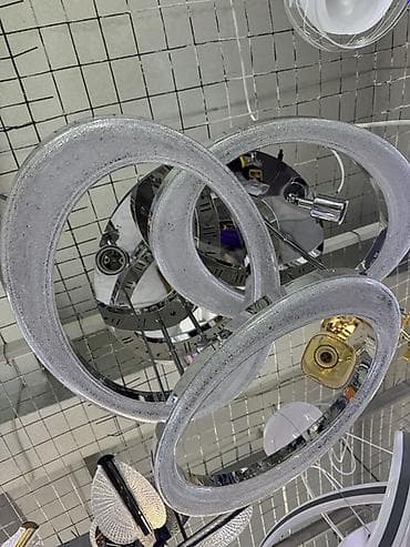 Современная потолочная светодиодная люстра с тремя перекрещивающимися