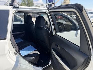 Транспорт: Toyota Ist: 2002 г., 1.5 л, Автомат, Бензин, Хэтчбэк — 6