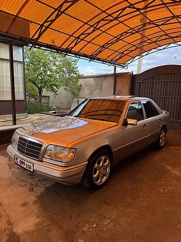 тез арада: Mercedes-Benz W124: 1993 г., 2.2 л, Кол менен иштөөчү, Бензин, Седан — 1