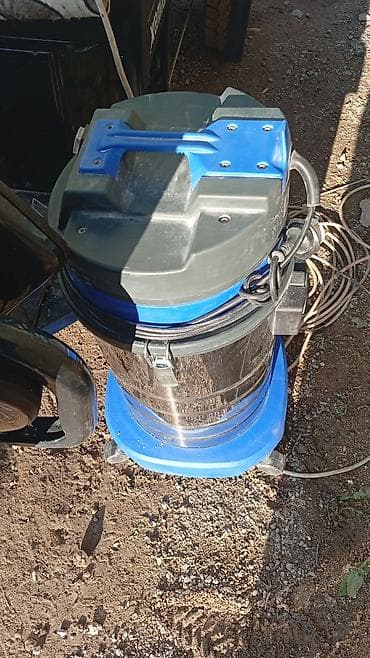 пылесосы моющие: Промышленный пылесос (сухая/влажная уборка) - Мощный напольный — 2