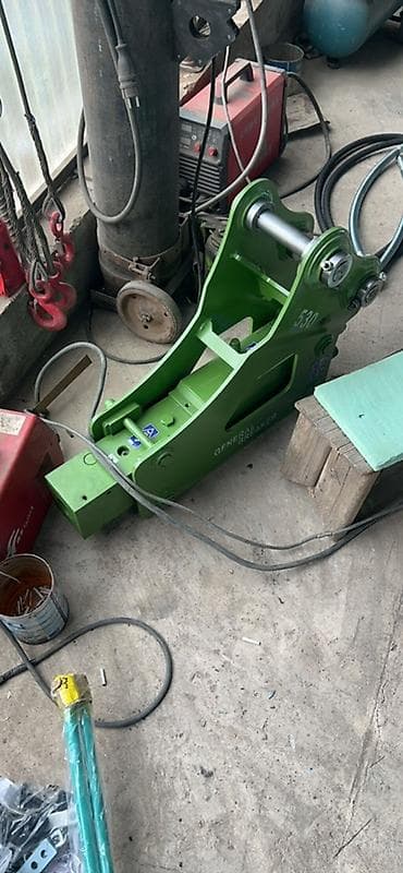 30: Навесное оборудование и запчасти для больших и мини- экскаваторов — 7