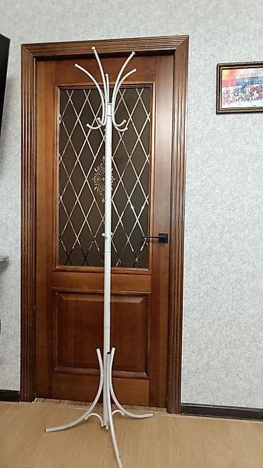 прихожный мебел: Напольная вешалка для одежды из металла. - Материал: окрашенная сталь — 3