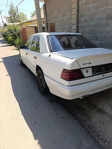 mc 2000: Mercedes-Benz W124: 1990 г., Седан — 1