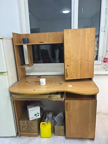 Компьютерный стол, Б/у, С полками