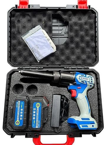 Аккумуляторный заклёпочник C-MART в кейсе Комплект: - Заклёпочник с