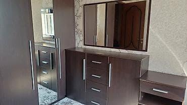 plastik stol stul: Спальный гарнитур в современном стиле, цвет венге с металлической — 2