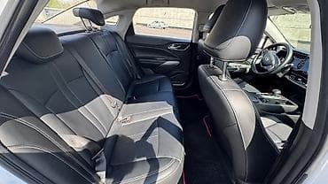 imac 2011: GAC Aion S, белый седан C‑класса на электроприводе. Кузов и дизайн: - — 3