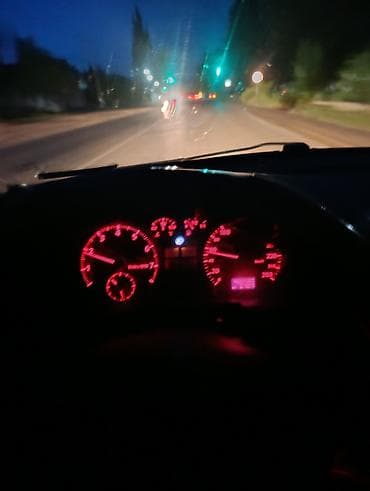 авид 80: Audi A4: 1997 г., 1.6 л, Механика, Седан — 3