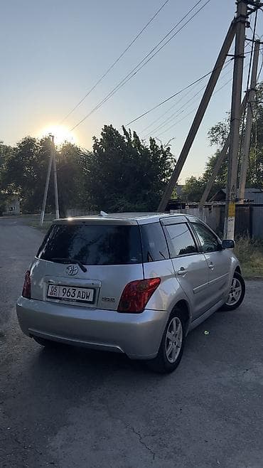 Toyota Ist: 2002 г., 1.5 л, Автомат, Бензин — 3
