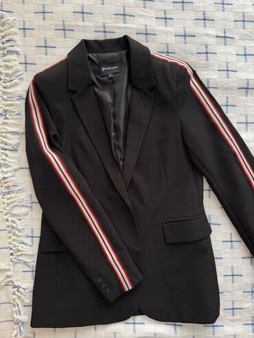Пиджак, Классическая модель, Приталенная модель, Турция, S at lalafo.kg Пиджак, Классическая модель, Приталенная модель, Турция, S