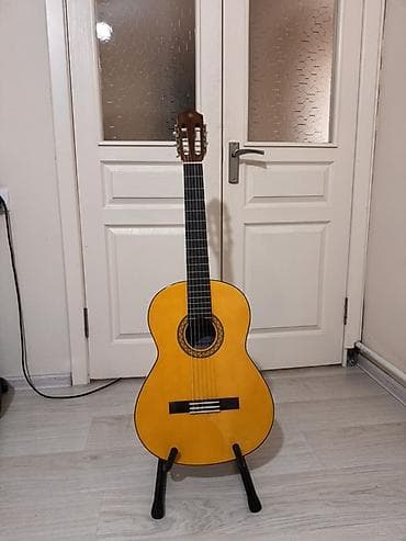 Гитары: Классическая гитара Yamaha C40 - Полноразмерная классическая гитара — 2
