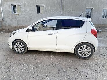 Chevrolet Spark: 2017 г., 1 л, Автомат, Бензин, Хетчбек — 3