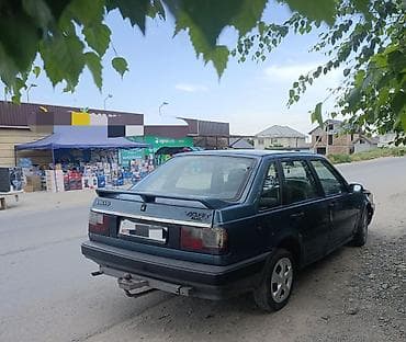 Volvo 440: 1993 г., 1.8 л, Механика, Бензин, Лифтбек