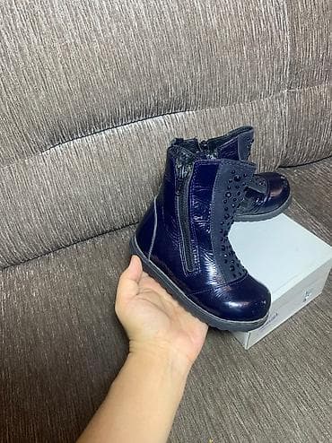 Жаш кыздардын көйнөктөрү: Зимние ортопедические кожаные с натуральным мехом ботиночки 24-го — 1