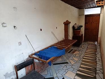 куплю дом с магазином: Продаётся жилой дом с благоустроенным двором. Описание: - Одноэтажный — 7