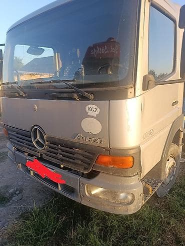 caterpillar трактор: Манипулятор, Mercedes-Benz, 1999 г., 6 т — 1