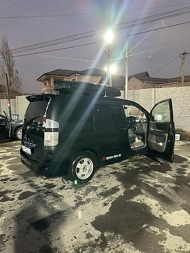 для такси авто: Toyota Voxy: 2004 г., Минивэн — 3