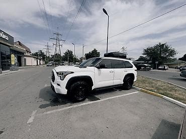 радиоторы: Toyota Sequoia: 2023 г., 3.5 л, Автомат, Гибрид, Внедорожник — 3