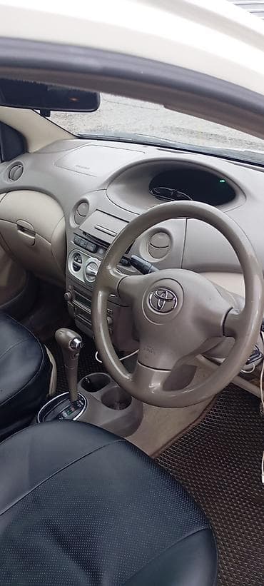 Toyota Platz: 2003 г., 1.5 л, Автомат, Бензин, Седан
