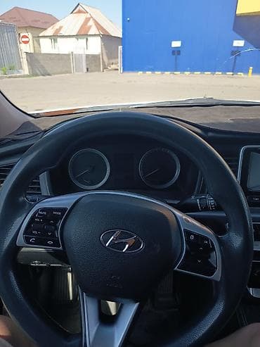 соната жёлтый: Hyundai Sonata: 2018 г., 2 л, Автомат, Газ, Седан — 9