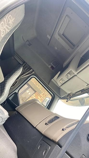 бетон кесебиз: Сүйрөгүч, Renault, 2012 г. — 8