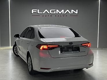 шевролет ковалт: Toyota Corolla: 2019 г., 1.8 л, Вариатор, Гибрид, Седан — 1