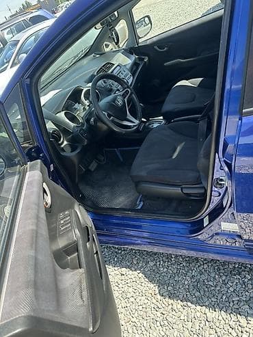 lexus 2001: Honda Fit: 2009 г., 1.5 л, Автомат, Бензин, Хэтчбэк — 8