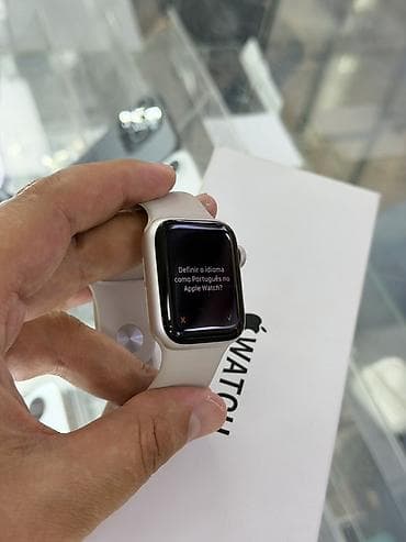 Смарт-часы: Apple Watch SE (2-е поколение), 40 мм, бежевый цвет Продаю Apple — 1