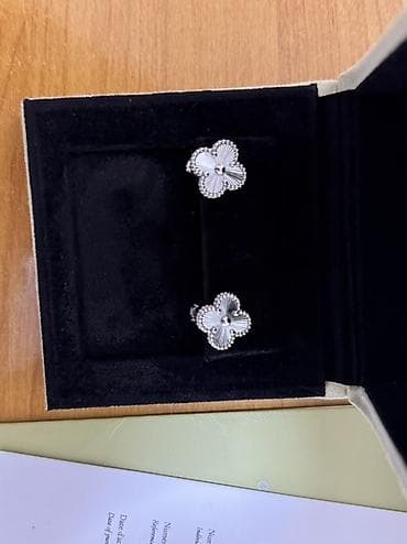 Серьги-гвоздики Van Cleef & Arpels Alhambra, белое золото 585 — 3