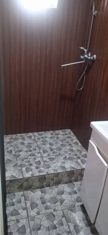 айдоо жер: Полдома, 110 м², 5 комнат, Собственник — 10