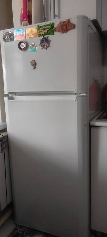 16 air: Холодильник Indesit, Б/у, Двухкамерный — 3
