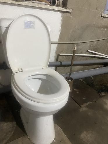 Сантехнический комплект для санузла - Напольный унитаз с бачком и