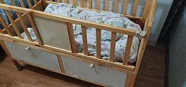 Продаю детские кроватки из дерева+матрац и подушки боковые