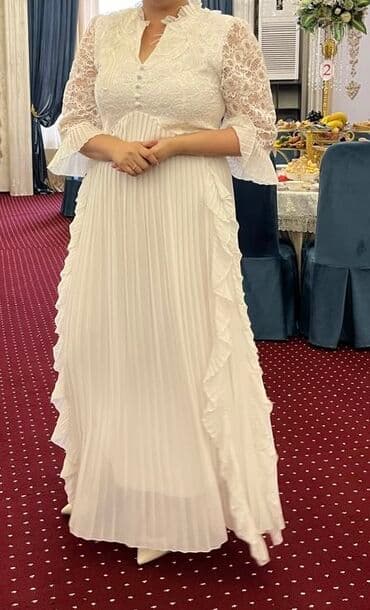 нарядное платье с длинным рукавом: Элегантный комплект для особых случаев: 1) Длинное белое платье - — 1