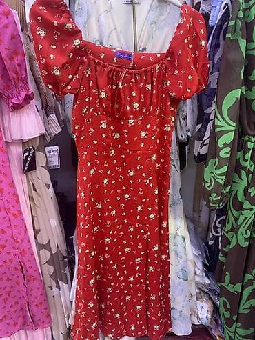 Продаю платья по 800 сом,остались 2 последних модели at lalafo.kg Продаю платья по 800 сом,остались 2 последних модели