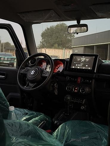 Suzuki Jimny: 2025 г., 1.5 л, Автомат, Бензин, Внедорожник — 10
