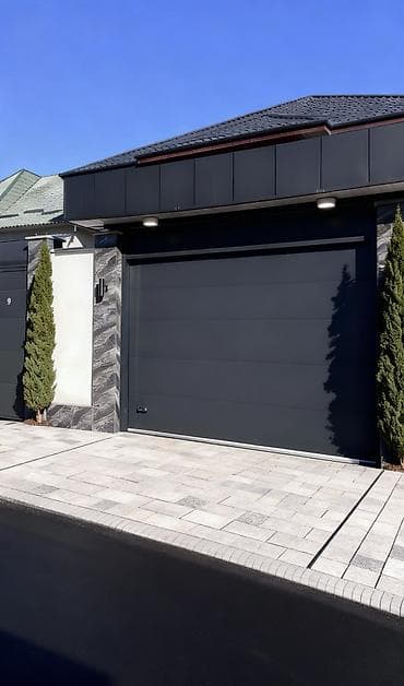 Секционные ворота: Автоматические, Alutech, Для гаража, Для частного дома, Для контейнера, Бронированные, В рассрочку, Новый, Бесплатная установка — 2