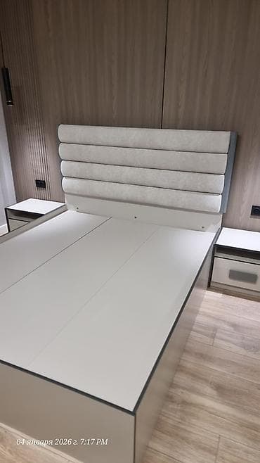 продаю кухонный гарнитур: Гарнитур для спальни в современном стиле хай‑тек. Состав: - — 2