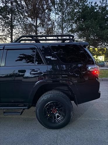 Toyota 4Runner: 2021 г., 4 л, Внедорожник — 5