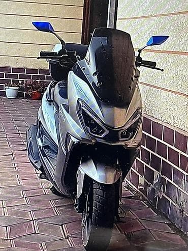 Мототехника: Максискутер городского класса - Кузов: обтекаемый пластик серого — 1