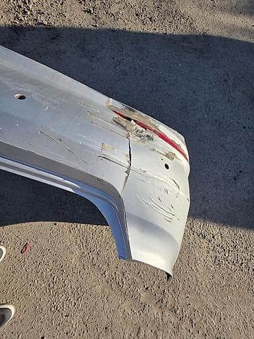 есть трещина: Бампер Hyundai, Б/у, Оригинал — 3