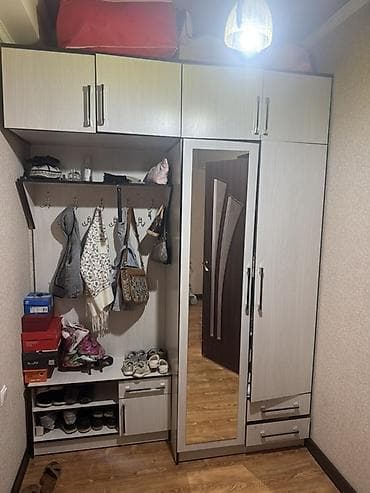 ветринные полки: Гарнитур для прихожей, Б/у, Шкаф, Комод, Трюмо, цвет - Бежевый — 1