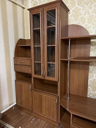 Гостиная стенка модульная, цвет тёплый орех/бук. Материал — ЛДСП с — 2