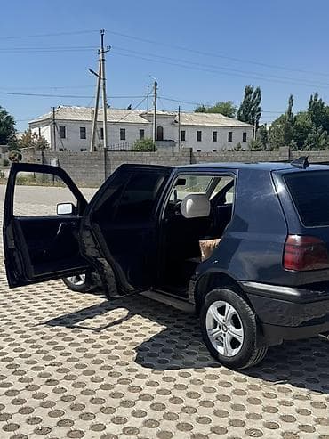 nardo grey: Volkswagen Golf: 1993 г., 1.8 л, Механика, Бензин, Хэтчбэк — 5