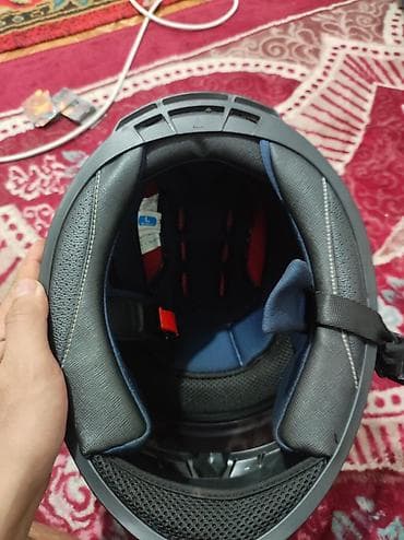 Спортивные сумки: Мотоциклетный шлем интеграл, черный глянец с зеркальным визором — 3