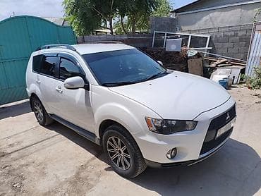 range rove: Mitsubishi Outlander: 2011 г., 2.4 л, Вариатор, Бензин, Кроссовер — 2