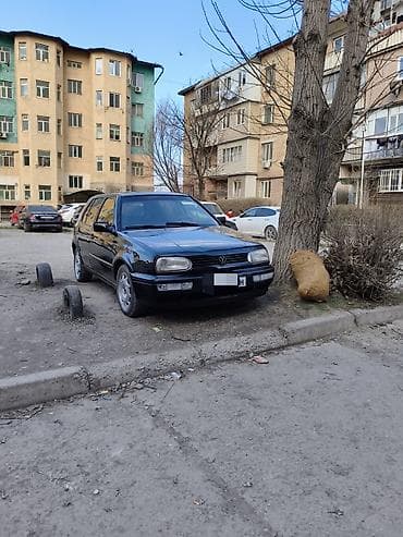Транспорт: Volkswagen Golf: 1993 г., 1.8 л, Кол менен иштөөчү, Бензин, Хетчбек — 1