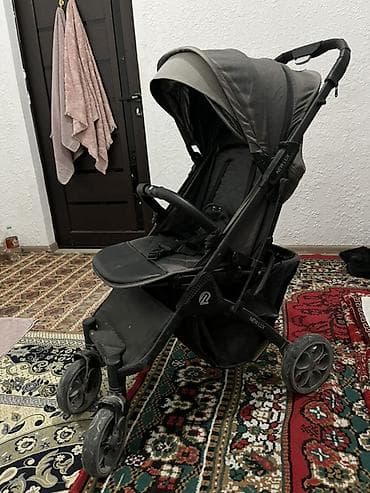 Коляска, цвет - Черный, Б/у