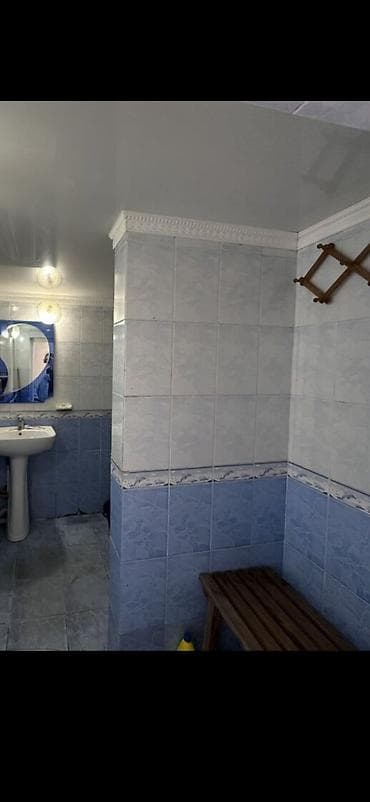ош рынак: 60 м², 4 комнаты, Забор, огорожен — 2