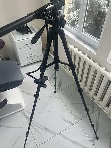 горизонтальный штатив: Профессиональный штатив с горизонтальной штангой и видеоголовой - — 2